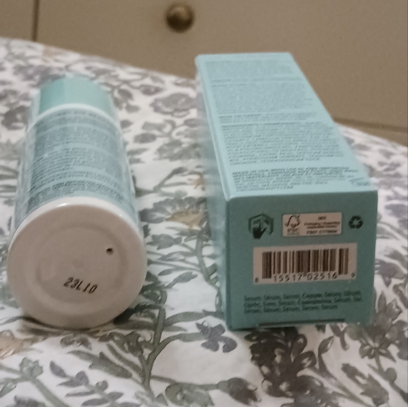 First Aid Beauty 10% Vitamin C Brightening Serum - Picture 7 of 12